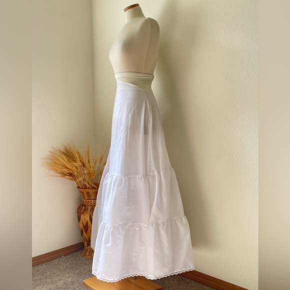 Vintage Dresses & Skirts - Vintage Full Skirt Tiered Petticoat Layered Tulle Bridal Crinoline